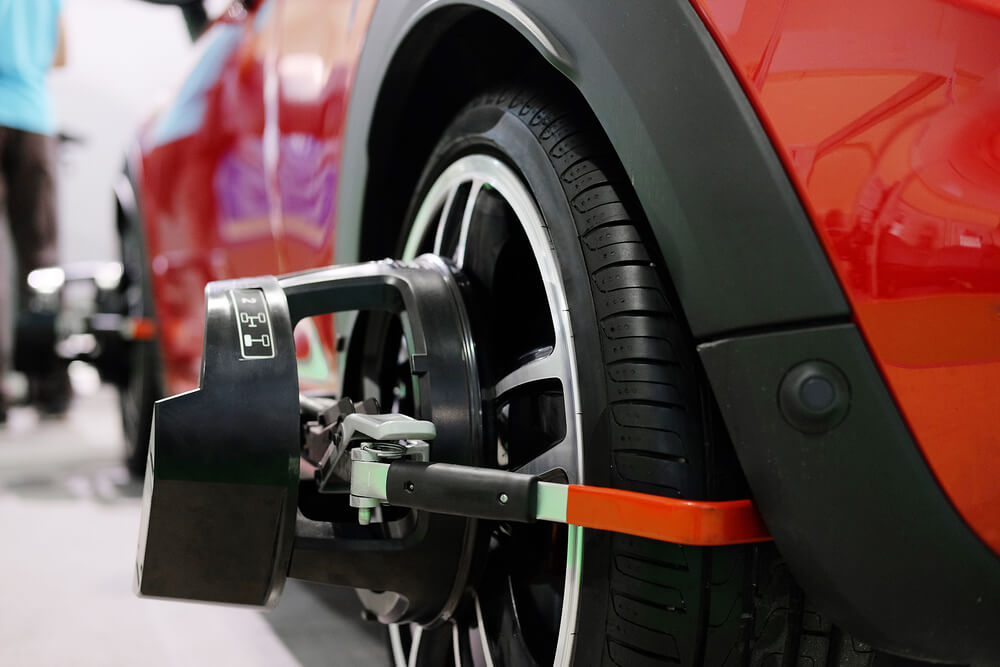 5 Signs Your Car Needs a Wheel Alignment: A Guide by West End Service Centre